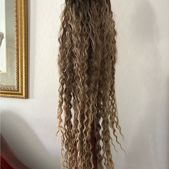 Long Curly Brown wig - Picture 1 of 2